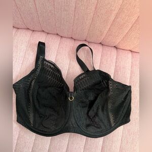 Chic Black Lace Underwire Bra